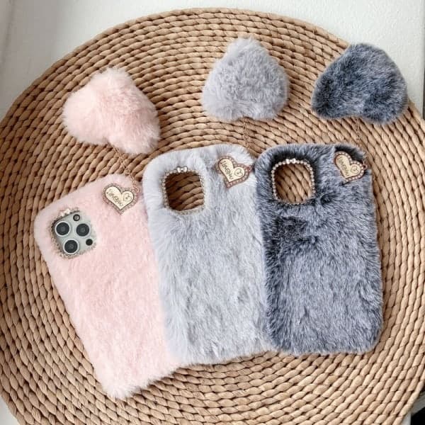 Jeg elsker dig hjerte fluffy etui til lyserød iPhone 16
