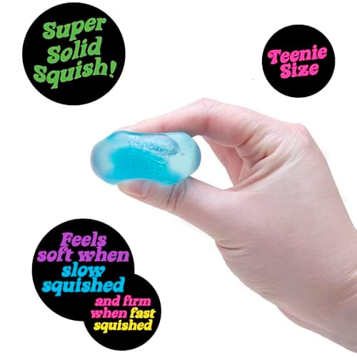 Schylling NeeDoh Nice Ice Baby - 1,25\" terning - Farve kan variere (pakke med 1) | Sensorisk klemmelegetøj med super solid squish