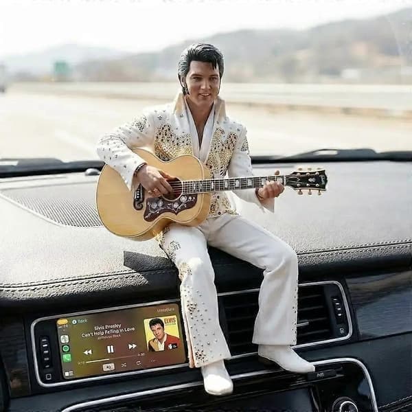 Harpiksfigur Elvis og tilhørende karakterer statue for skrivebord, hjem og kontor