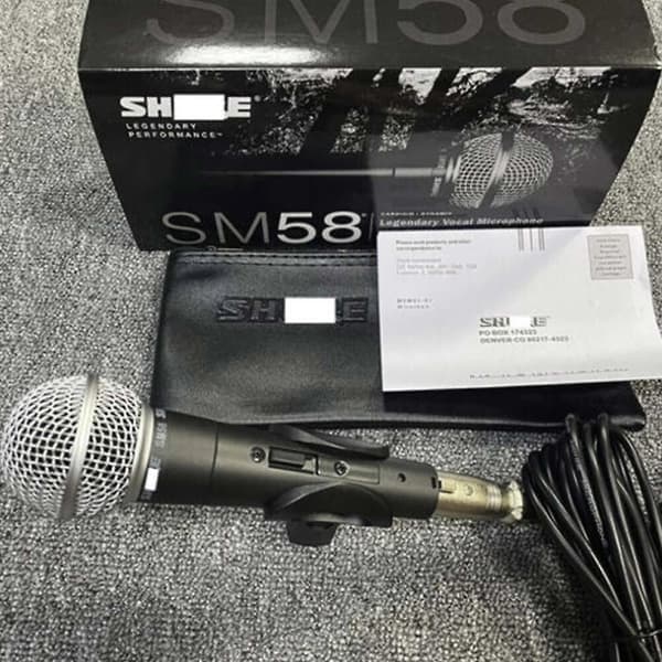 Shure SM58 Dynamisk Vokalmikrofon, Kablet Mikrofon med Bryter og Kabel DB med Bryter