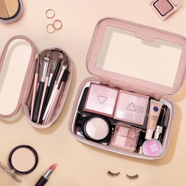 Resväska med sminkväska, necessär i läder, rosa pink