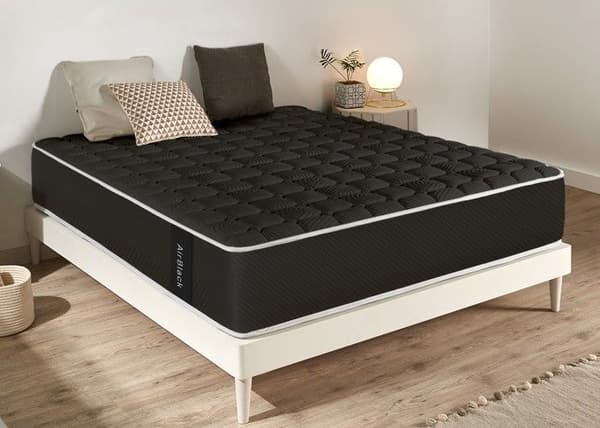 Moonia | Viscosoft Madras | Air Black | 150X190 cm | Medium Fasthed