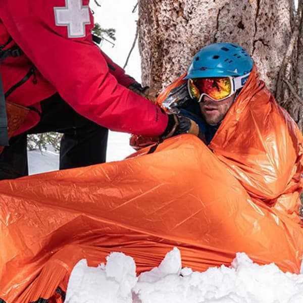 2x PE Utendørs Nødtermisk Vanntett Sovepose Camping Overlevelse Oppbevaringspose