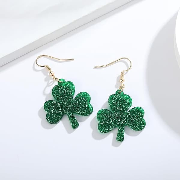 Grønne kløver dråbeøreringe, St. Patrick's Day tilbehør, irske øreringe, letvægts akryløreringe.