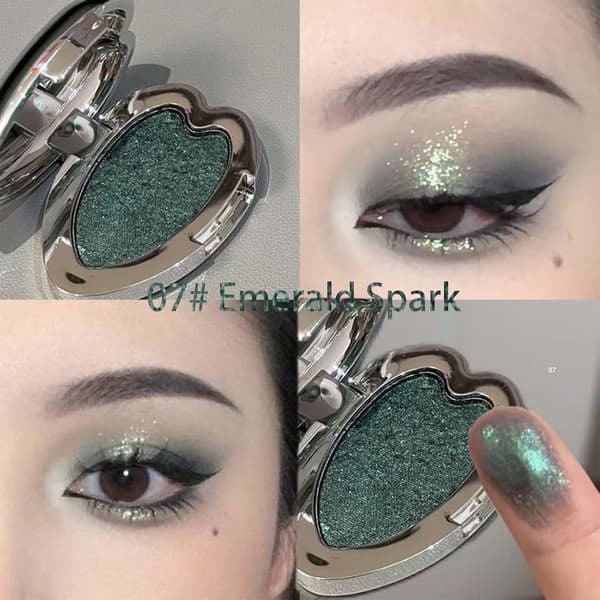 Emerald Shimmer Single Eyeshadow – Metallisk grøn perlemorspresset pudder, hjerteformet kompakt...
