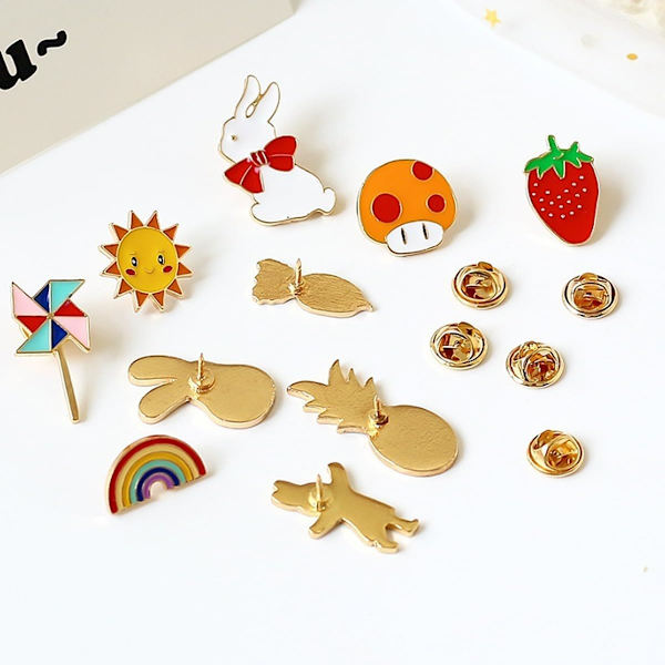30-pack Emaljerade Nålbadges - Cartoon Brosch Dekoration Lapel Nål Färgade Metall Nålbadges Lämpliga för Väskor, Kläder, Hattar, DIY, Presenter (Slumpade Stilar)