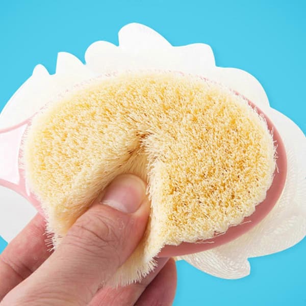 Duschborste med borst och loofah för exfoliering