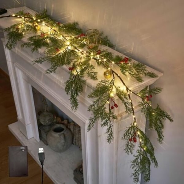 80 LED Röda Tall Ljusslinga med Timer, Cypressgirlang med 1,8m Ljus, Batteridriven & USB-kontakt för Öppen Spis, Spiselkrans, Juldekoration