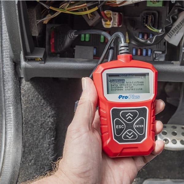 XJ-OBD II diagnostiikkatyökalu Plug & Play -toiminnolla