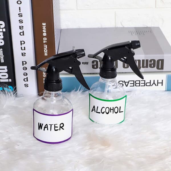 3-pack sprayflaskor 8 oz plast sprayflaskor med justerbart munstycke, klara tomma sprayflaskor för rengöringslösningar, växter, hår