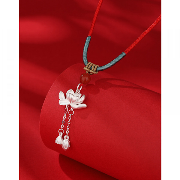 XJ-Långt silverfärgat halsband med lotusblomma och rött rep, inklusive presentförpackning Xm