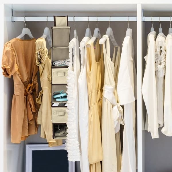 XJ-Hengende hylle for garderobe
