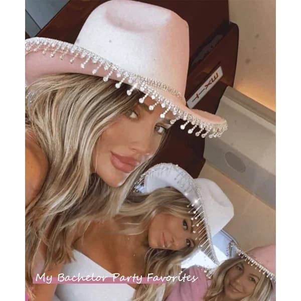 Hvit cowboyhatt for kvinner, med glitrende strass-dusker[pl]