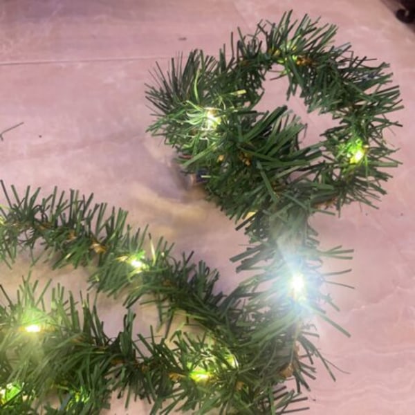 Julbelysning i rotting, DIY väggdekoration, julgran, festlig atmosfär, dekorativa ljus