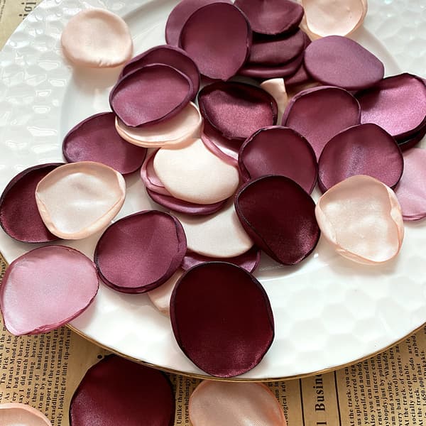 200 stk. silkeroseblader Bourgogne Maroon Blomsterblader til bryllup