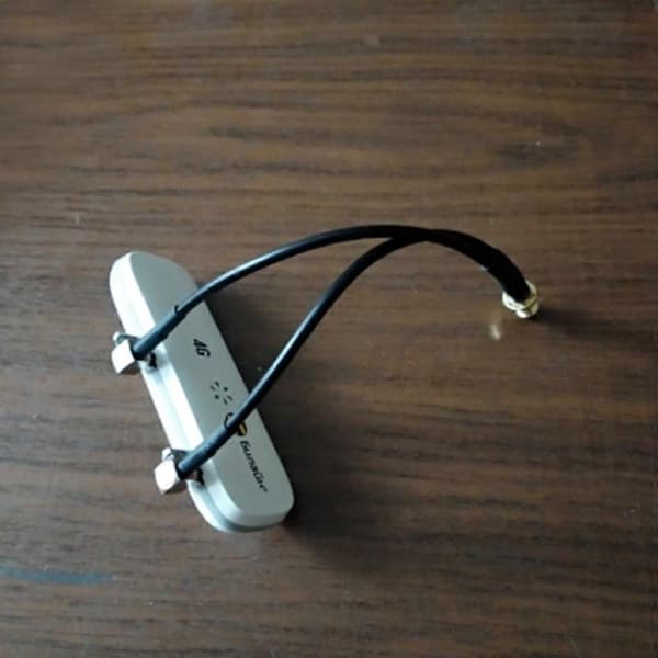SMA hun til 2 TS9 han splitterkabel RG174 15cm Y-type pigtail