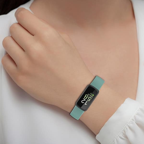 Blødt silikonearmbånd Svedafvisende Erstatningsrem til Fitbit Inspire3
