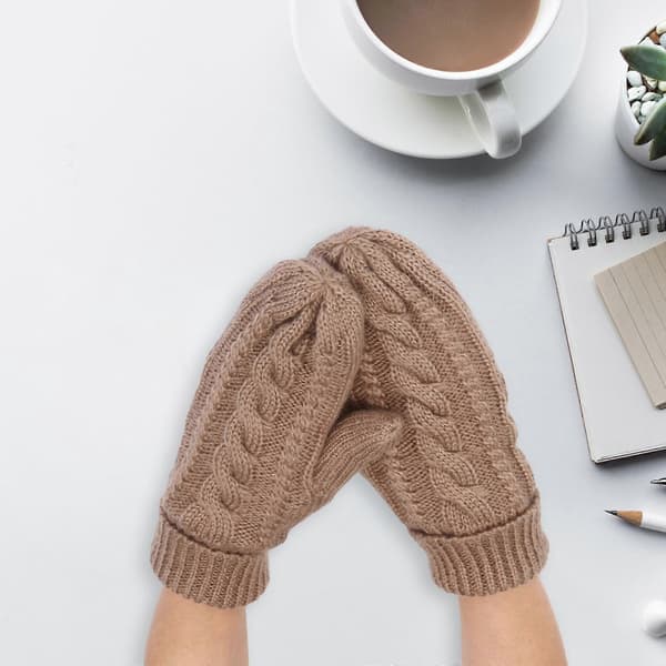 Dame bløde strikhandsker: Varme vinter-essentials. Ensfarvede, tykke vanter til hverdagsbrug Khaki One Size