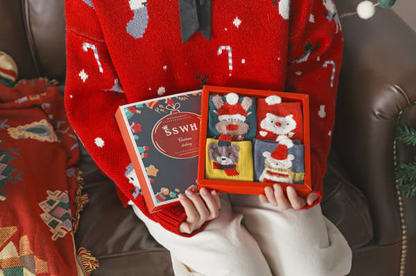 Høst- og vinterstrømper Barn Bomullsstrømper Nyttårsstrømper Julestrømper Dame Kreative tegneseriedyrestrømper Gavestrømper Snømannstil Snowman style 4  pairs/box
