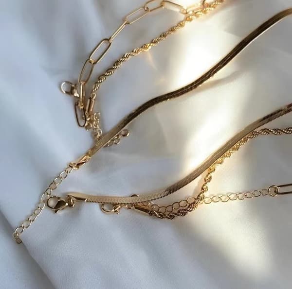 Guldpläterat ormhalsband med 3 lager rep + ädelsten + sillben