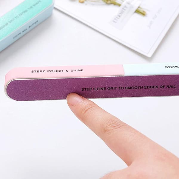 7 stk neglefil og neglebuffer manicure, tilfældig farve