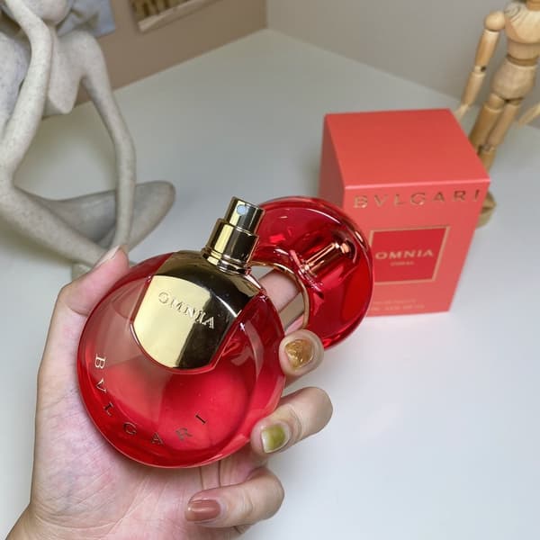 Bvlgaris nya Crystal Red Eau de Parfum för kvinnor, 100 ml