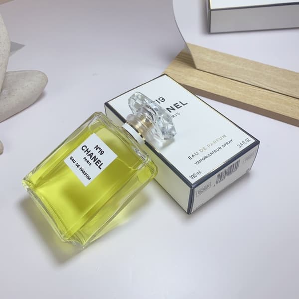 Chanels No. 19 Classic Edition, elegantti ja herkkä, 100ml