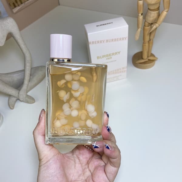 Burberrys Her Petals 88ml
