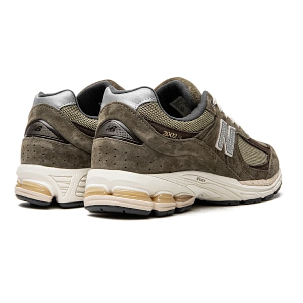 NEW BALANCES 2002R Dark Camo / Rich Earth Original sneakers för män och kvinnor 42