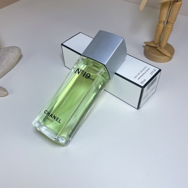Chanel No. 19 Eau de Toilette 100ml