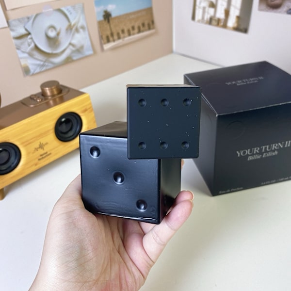 Billie Eilish \"Dice\" Sort Terning Parfume (100ml) — Duftprofil