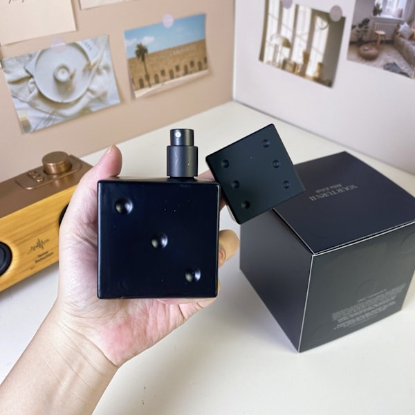 Billie Eilish \"Dice\" Sort Terning Parfume (100ml) — Duftprofil