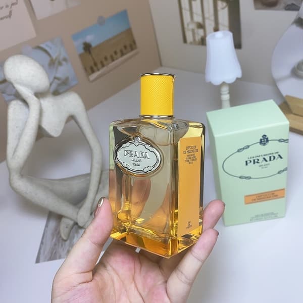 a'Prada's LES INFUSION Blomsterduft 100ml