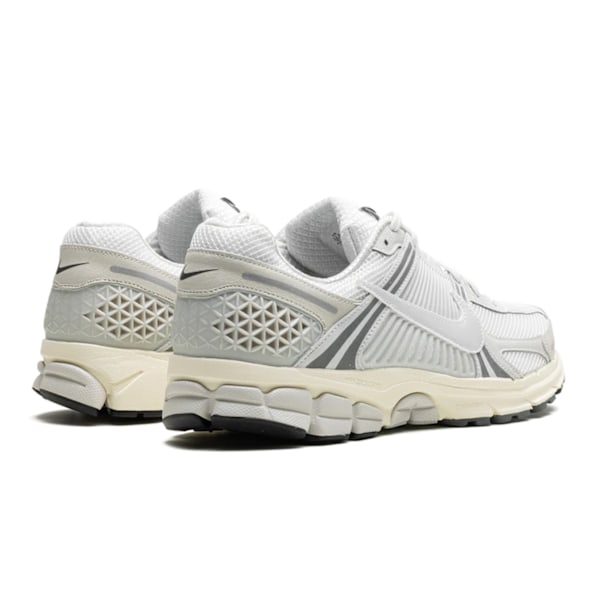 Nikes Lifestyle Zoom Vomero 5"Platinum Tint" Original sneakers för män och kvinnor 43