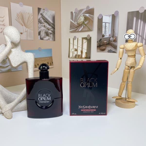 a'Yves's Saint Laurent Deep Red Opium Eau de Parfum 90ml