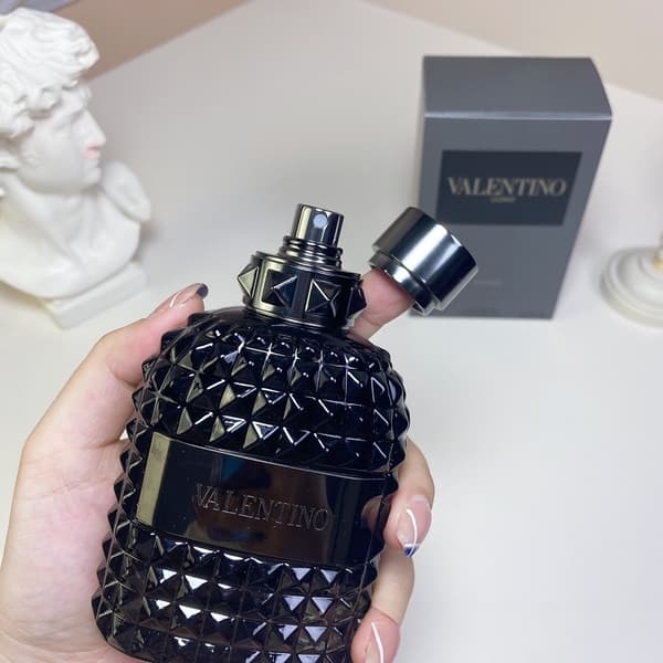 Valentinos Uomo Eau de Parfum Intense 100ml
