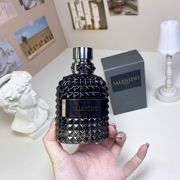 Valentinos Uomo Eau de Parfum Intense 100ml