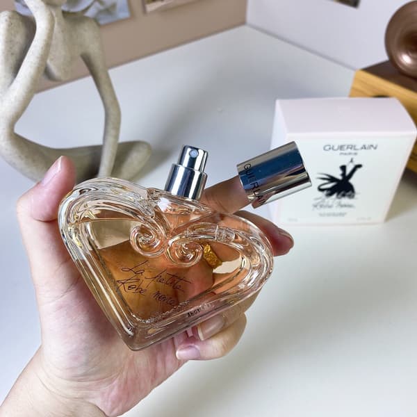 Guerlains 2025 Nye Hjerteformede Bærbare Lille Sorte Kjole Eau de Parfum 100ml