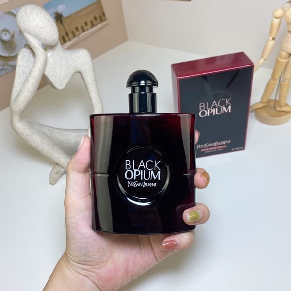 a'Yves's Saint Laurent Deep Red Opium Eau de Parfum 90ml