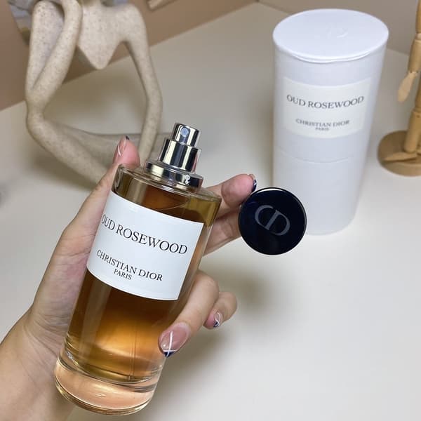 Diors – Oud Rose doft (Eau de Parfum) 125ml