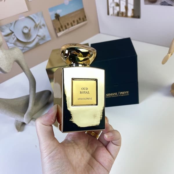 Armanis Limited Edition Royal Oud i guldförpackning 100ml
