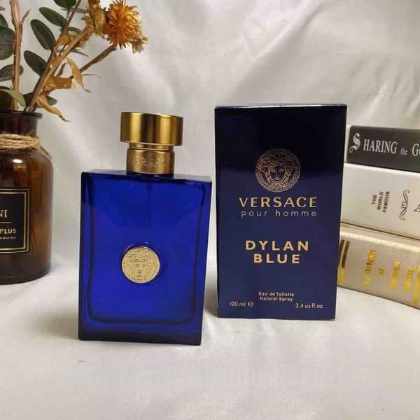 Versacen Dylan Blue miehille (100ml)