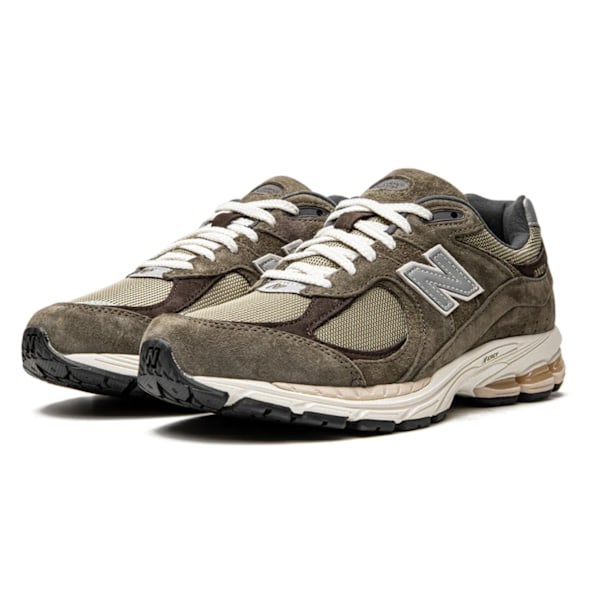 NEW BALANCES 2002R Dark Camo / Rich Earth Original sneakers för män och kvinnor 42