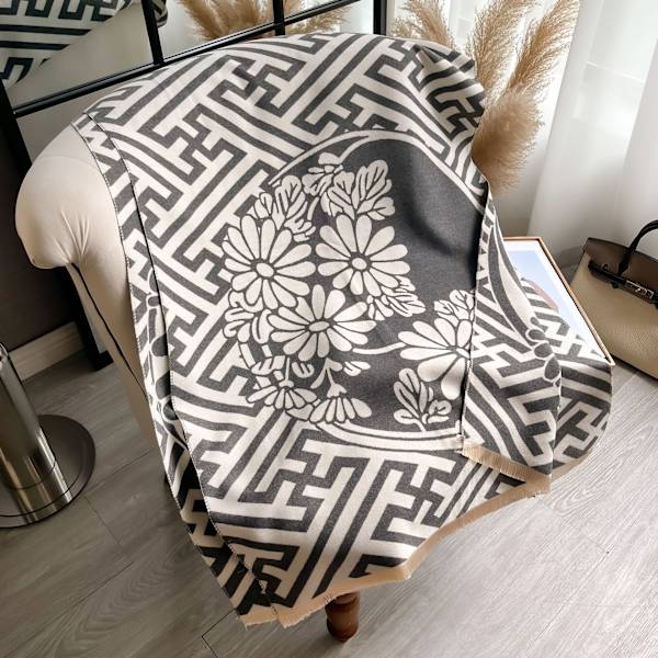 2024 Ny Vintervarm K cashmere-sjal för kvinnor Lyxig design Pashmina Tjock sjalfilt Bufanda Foulard Reseponcho Stolar 2