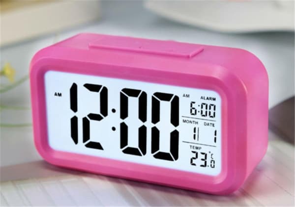 1 st Digital Väckarklocka, Tyst Ljusklocka med Datum, Temperatur, Tid, Snooze Sensor (Rosa)