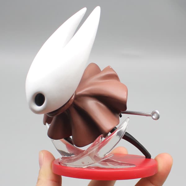 Vit variant med låda; Hollow Knight actionfigur, samlarleksaksmodell, Halloween- och julklapp