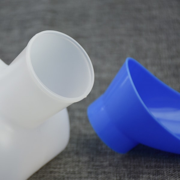 1 stycke män och kvinnor kan använda urinal 1000ML med gränssnitt och cover Portabel barnurinal plasturinal (16*10*11 cm diameter 5,5 cm)