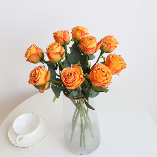 Kunstig rosebukett, oransje-gul, 9 stk