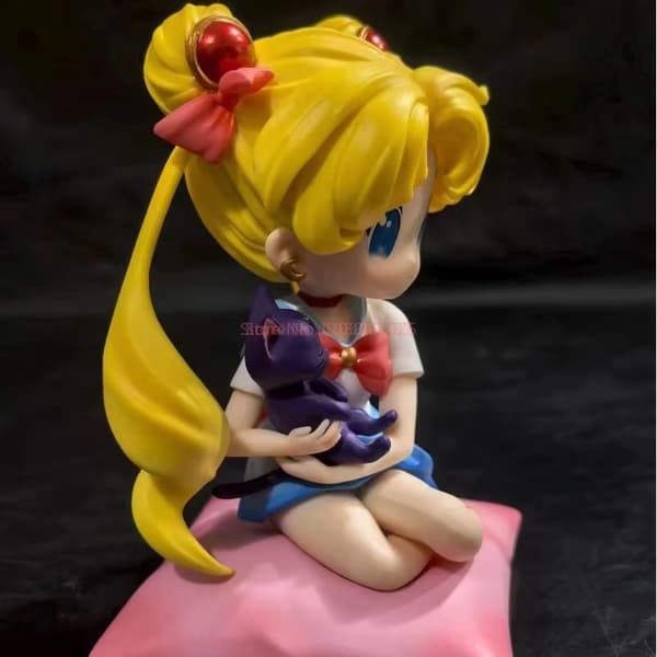 Anime-inspirert kvinnelig karakterfigur, 13 cm Q-stil skrivebords samleobjekt dekorasjon