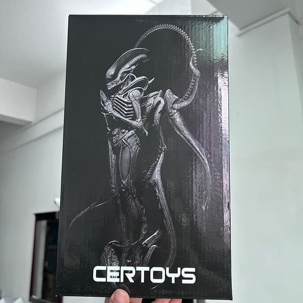 Med eske; mystisk alien vs predator-figur, 28 cm stor samlerpynt, voksen gave